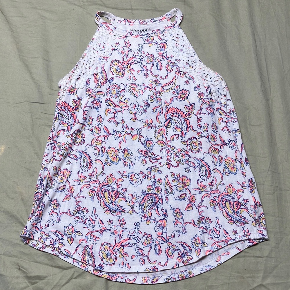 Cute Mudd top. High neck lace detail. Built in bra